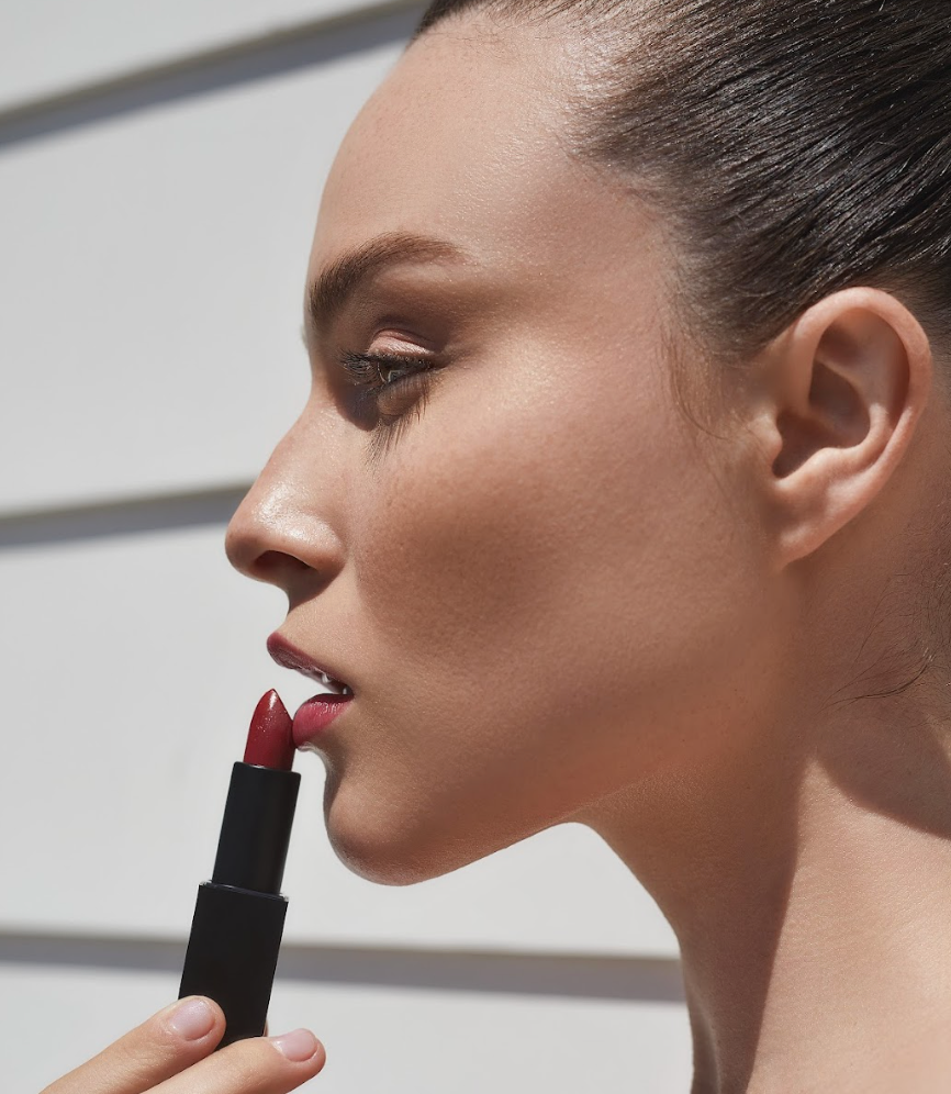 The 12 Best Hydrating Lipsticks of 2022